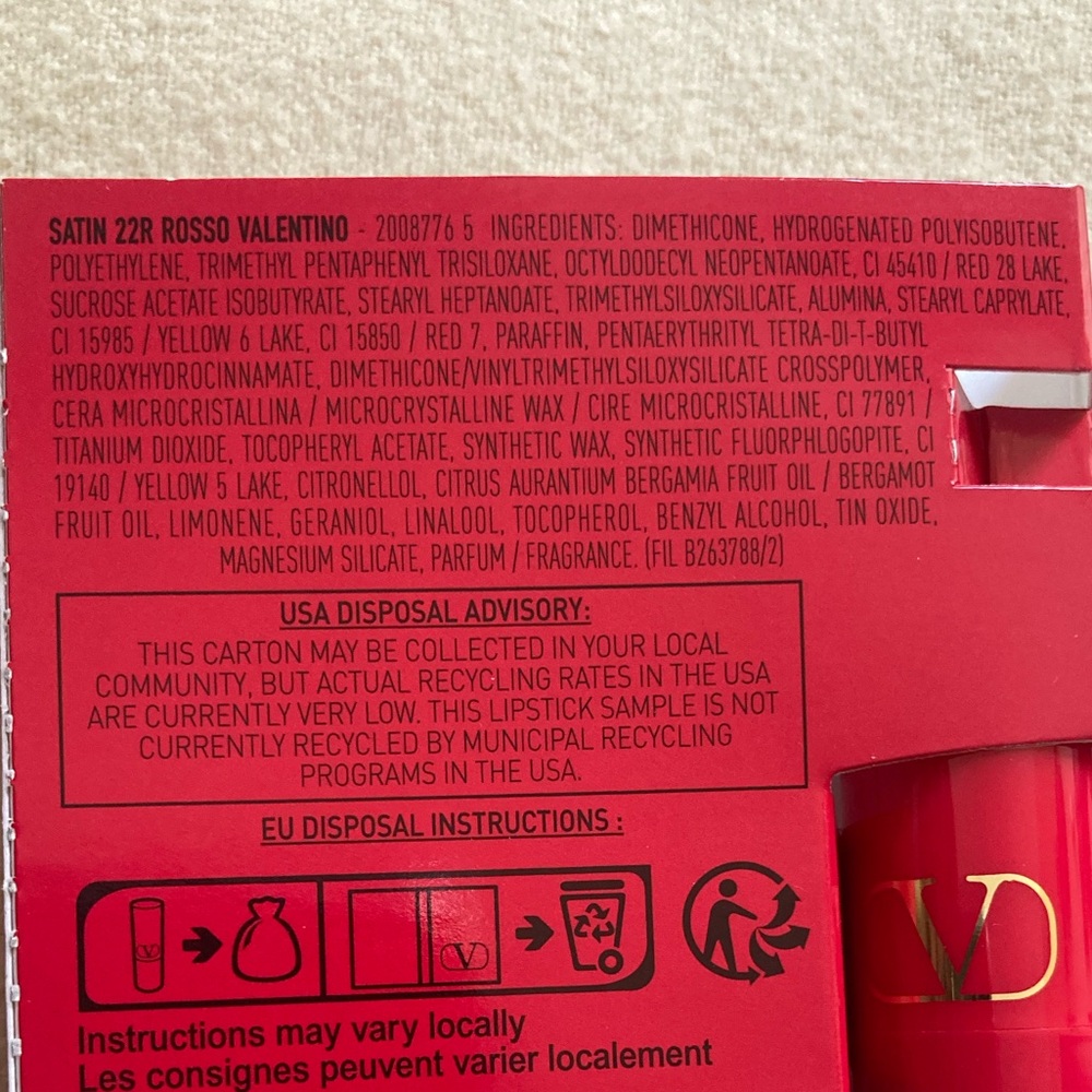 Rosso Valentino Red Lipstick Deluxe Sample Mini Shade 22R in Satin - Picture 3 of 13